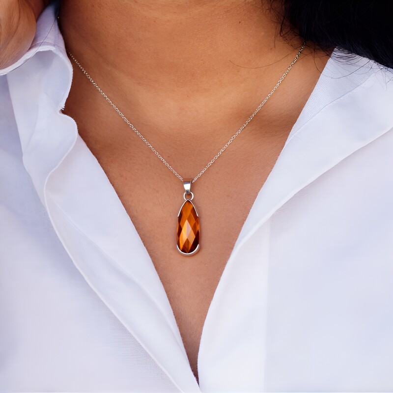 Goldenes Tigerauge-Silberanhänger (Bali Barong)