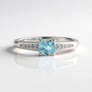 Anello in argento con Zircone Ratanakiri