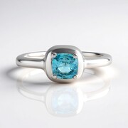 Anillo en plata con Zircón de Ratanak Kirí