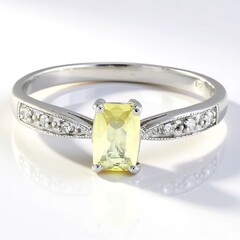 Anello in argento con Apatite Xia