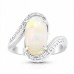 Anillo en oro con Ópalo blanco de Brasil