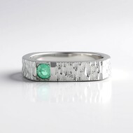 Bague en argent et Emeraude de Russie
