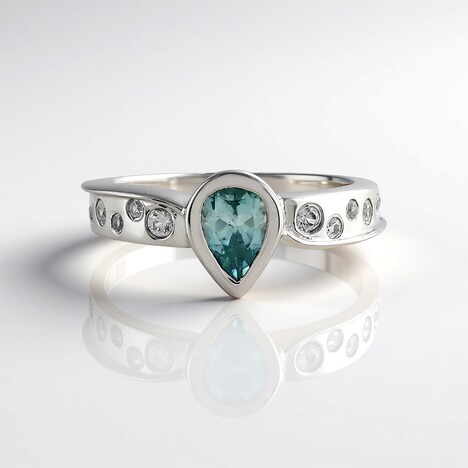 Anello in argento con Zircone Ratanakiri