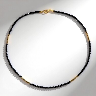Collar en plata con Espinela negra