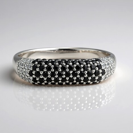 Anello in argento con Spinello Nero
