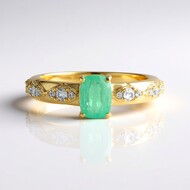 Anillo en plata con Esmeralda de Rusia (Adela Silber)