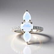 Anello in argento con Opale di Welo (Adela Silber)