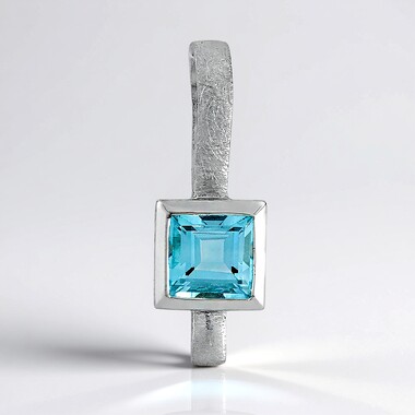 Ciondolo in argento con Topazio Blu Cielo (MONOSONO COLLECTION)