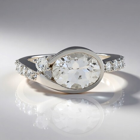 Anello in argento con Danburite (de Melo Essence)