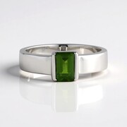 Anillo en plata con Diópsido de Rusia
