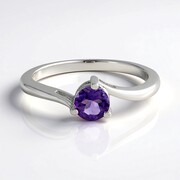 Anello in argento con Ametista Siberiana