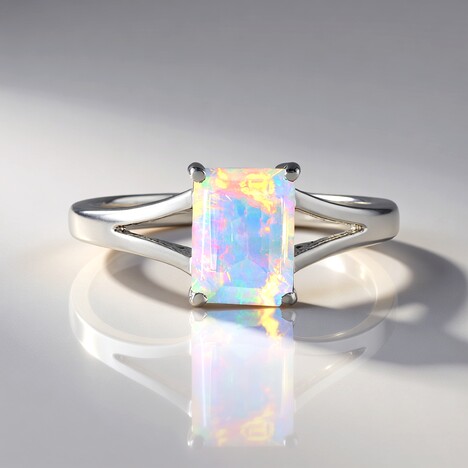 Anello in argento con Opale di Welo