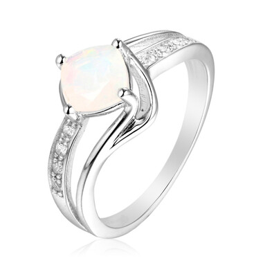Anello in argento con Opale di Welo