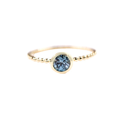 Anello in oro con Zircone Ratanakiri
