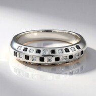 Bague en argent et Spinelle noir