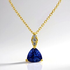 Collana in oro con Tanzanite AAA