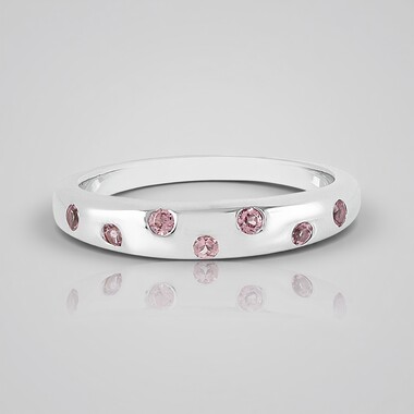 Anillo en plata con Granate de Malaya