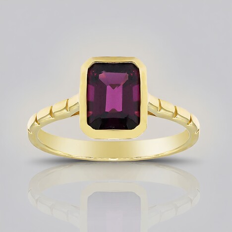 Anello in oro con Rodolite