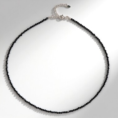 Collar en plata con Espinela negra