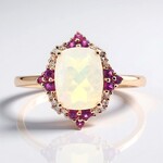 Anello in oro con Opale di Welo AAA