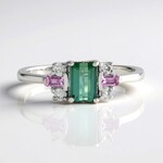 Anello in argento con Tormalina Verde di Benedito (Adela Silber)