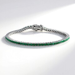 Zilveren armband met Socoto smaragden