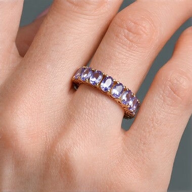 Gouden ring met tanzanieten