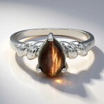 Anello in argento con Occhio di Tigre Rosso