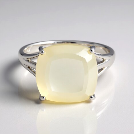 Anello in argento con Pietra di Luna Bianca