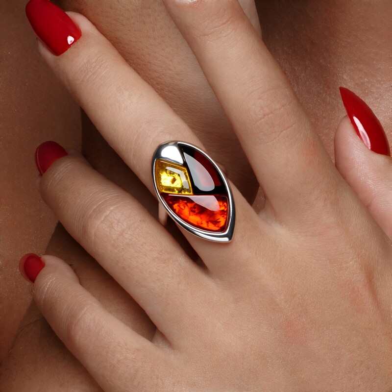 Bague en argent et Ambre baltique couleur cognac (dagen)