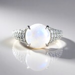 Anello in argento con Pietra di Luna Arcobaleno
