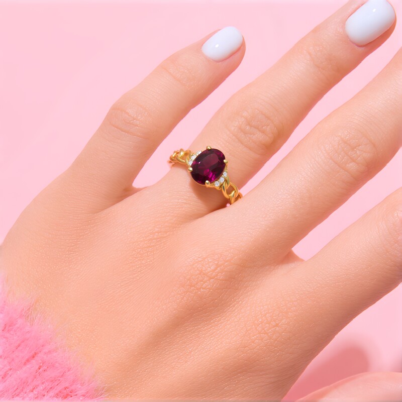 Anillo en oro con Rodolita