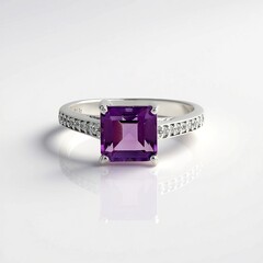 Anello in argento con Ametista Siberiana