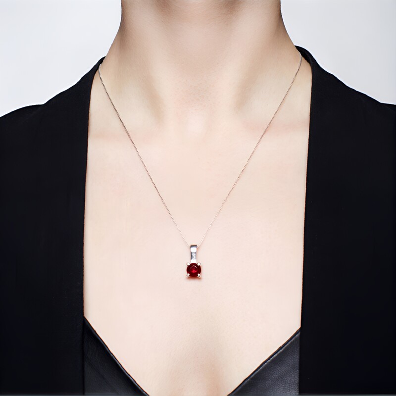 Pendentif en argent et Grenat du Mozambique