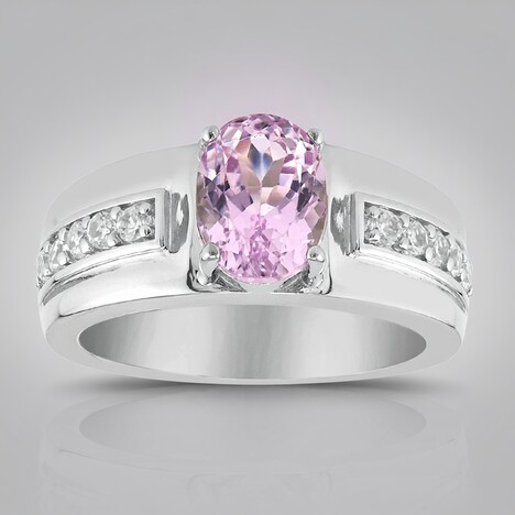 Anello in argento con Kunzite