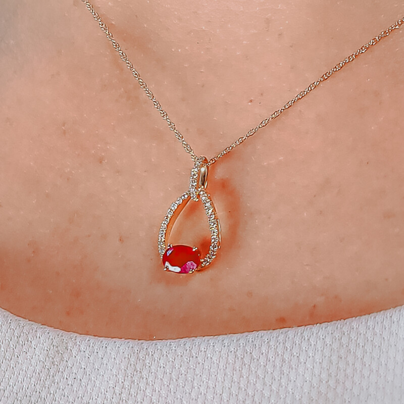 Collar en oro con Rubí de Mozambique AAA