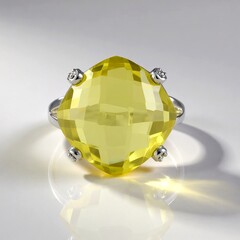 Anello in argento con Quarzo Ouro Verde
