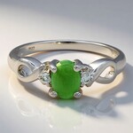 Anello in argento con Crisoprasio Imperiale