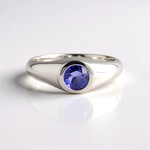 Anello in argento con Tanzanite