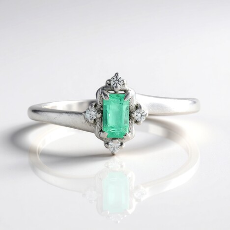 Anello in argento con Smeraldo Russo