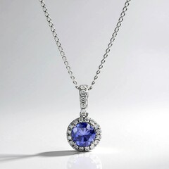 Collana in oro con Tanzanite AAA