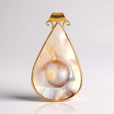 Ciondolo in argento con Perla Mabe (Bali Barong)