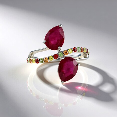 Anello in argento con Rubino del Madagascar