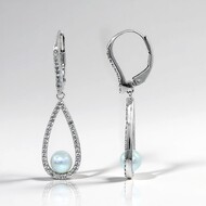 Pendientes en plata con Perla blanca Freshwater (Adela Silber)