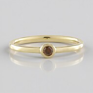 Anello in oro con Diamante Rosso I2