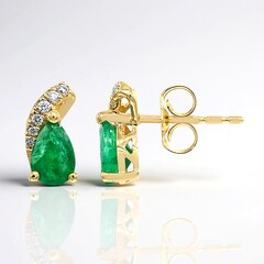 Orecchini in oro con Smeraldo Zambia AAA