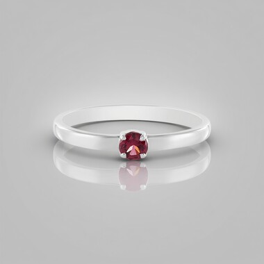 Anillo en plata con Espinela roja noble