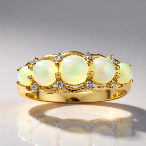Anello in oro con Opale di Welo AAA