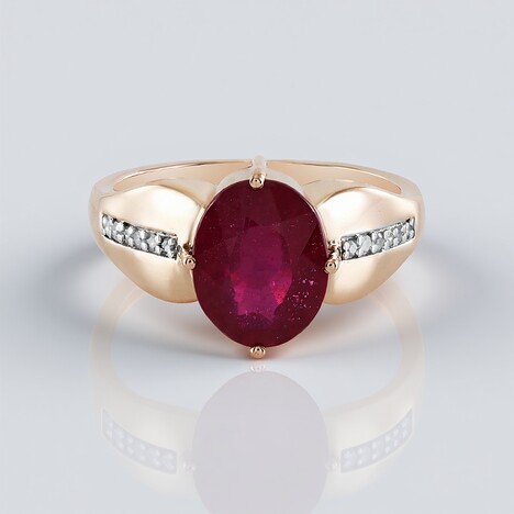 Anello in oro con Rubino del Madagascar