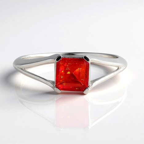 Anello in argento con Opale Rosso dell'Etiopia